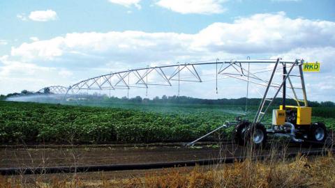 Pivot d’irrigation : comment fonctionne une rampe d’irrigation ?